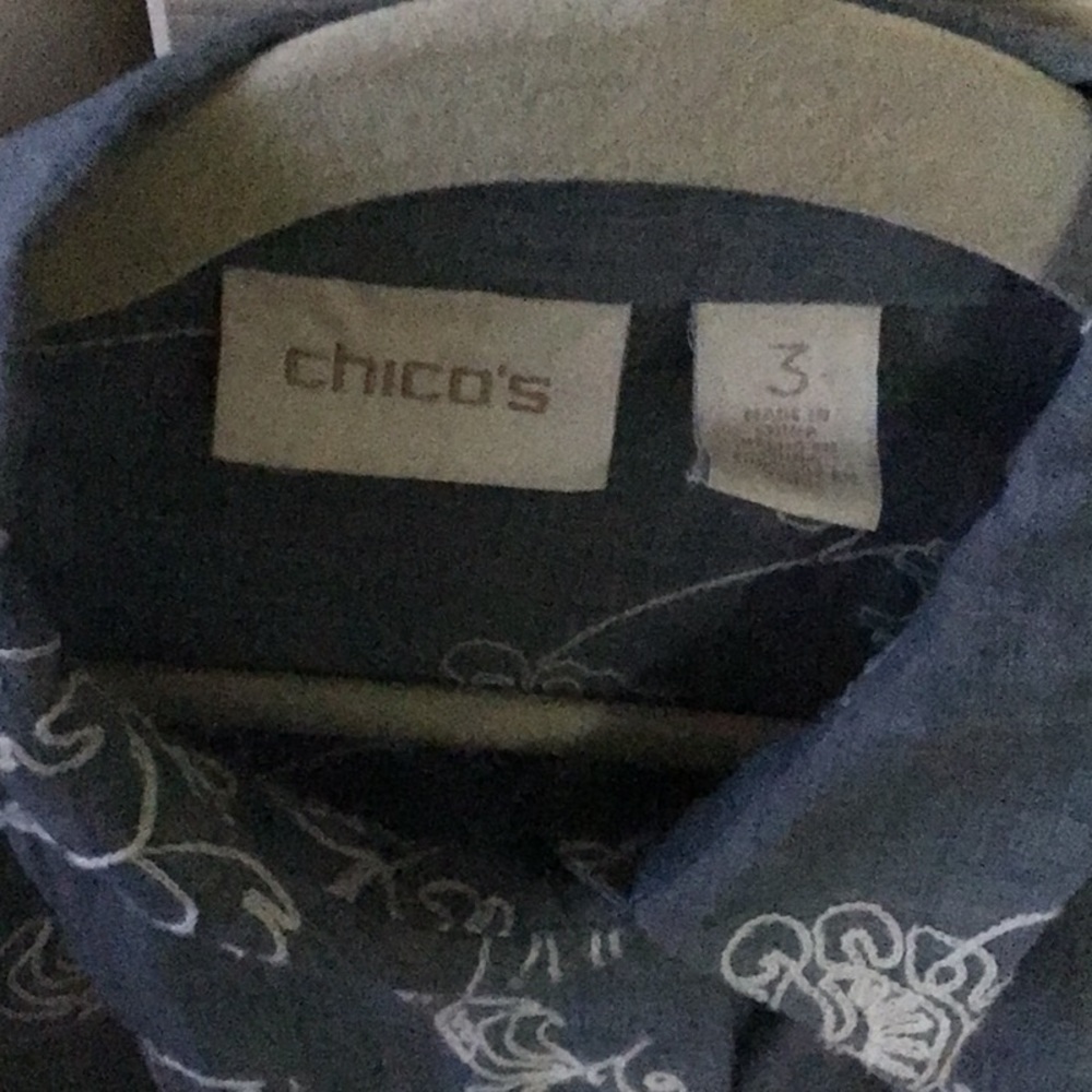 Chicos chambray embroidered blouse